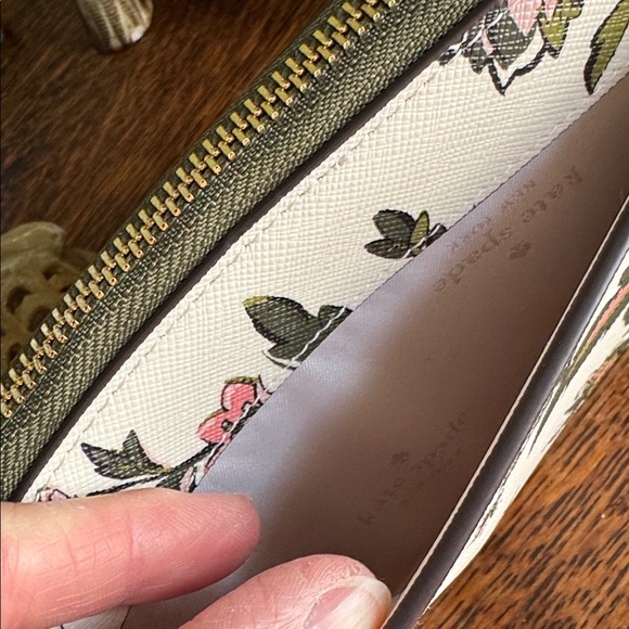 NWOT kate spade Cream Floral Zip-Around Wallet with Pink & Green Accents - Picture 5 of 7